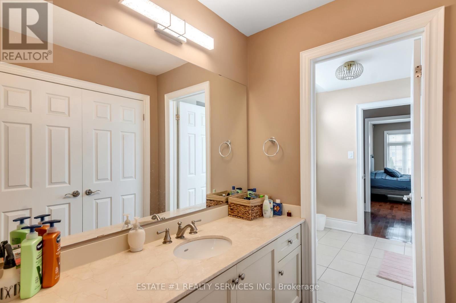 Photo 36 of 113 Royal West Drive, Brampton ON