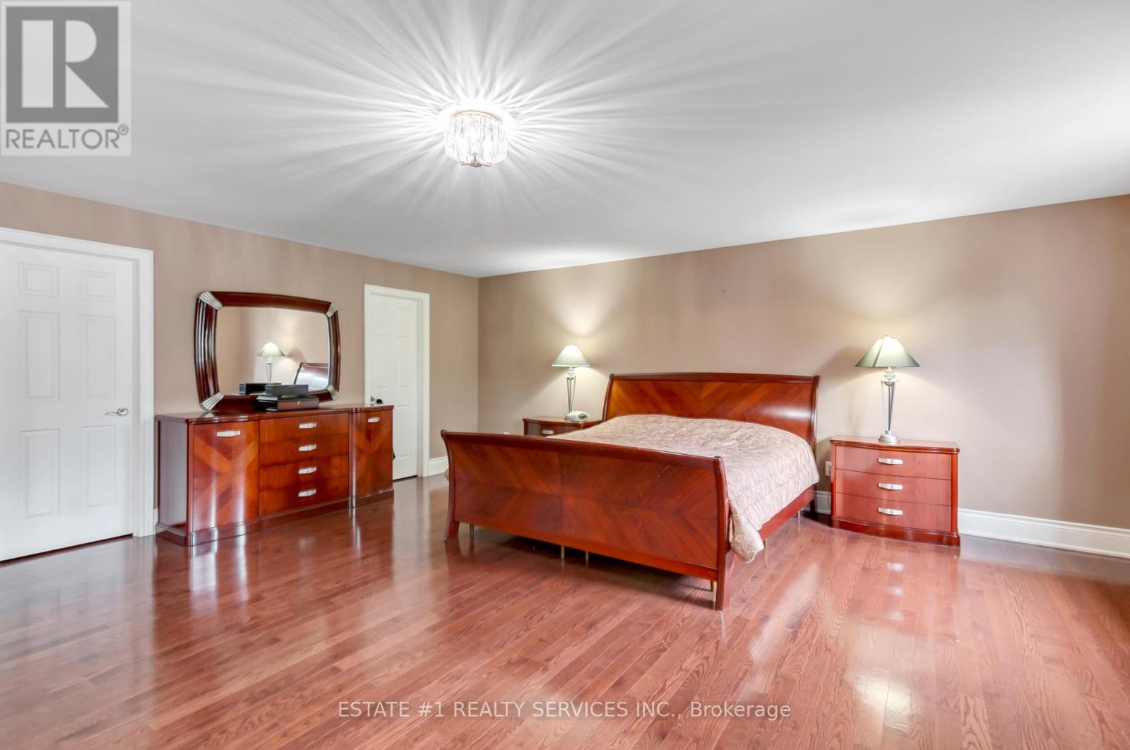 Photo 38 of 113 Royal West Drive, Brampton ON