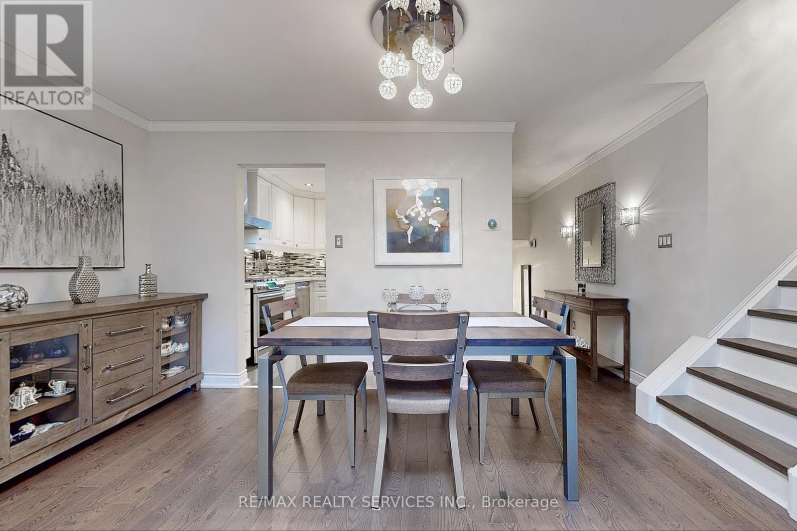 Photo 10 of 48 2200 Glenwood School Drive, Burlington ON