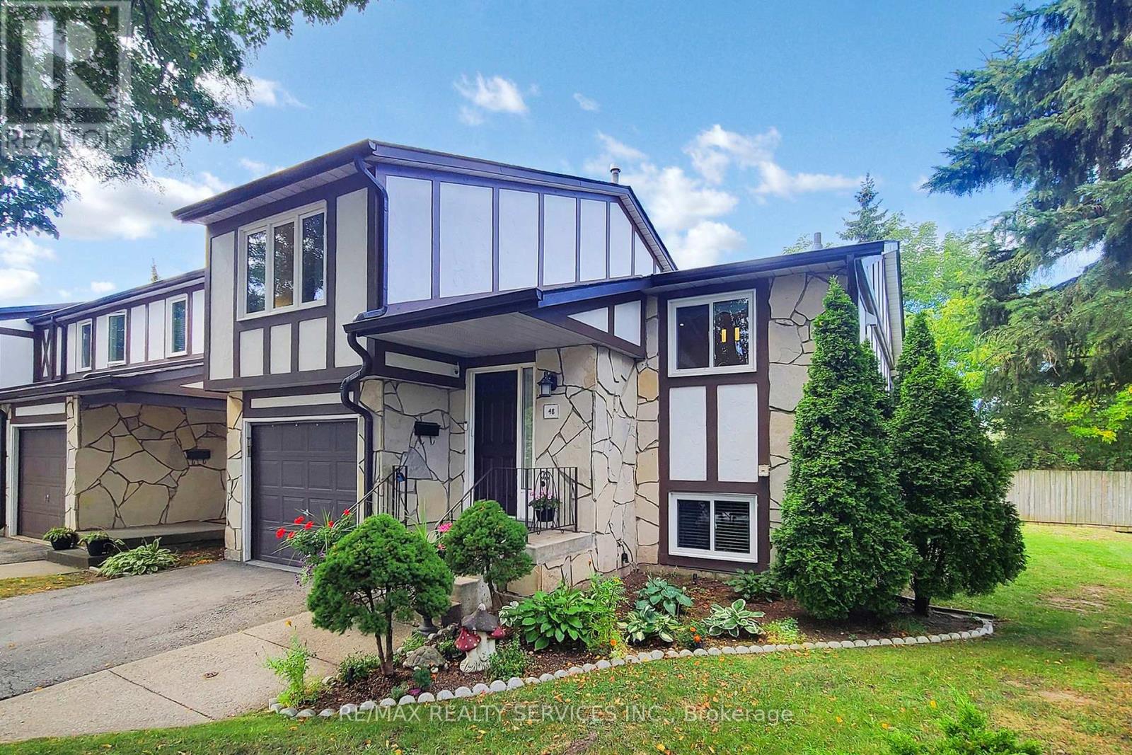 Photo 2 of 48 2200 Glenwood School Drive, Burlington ON