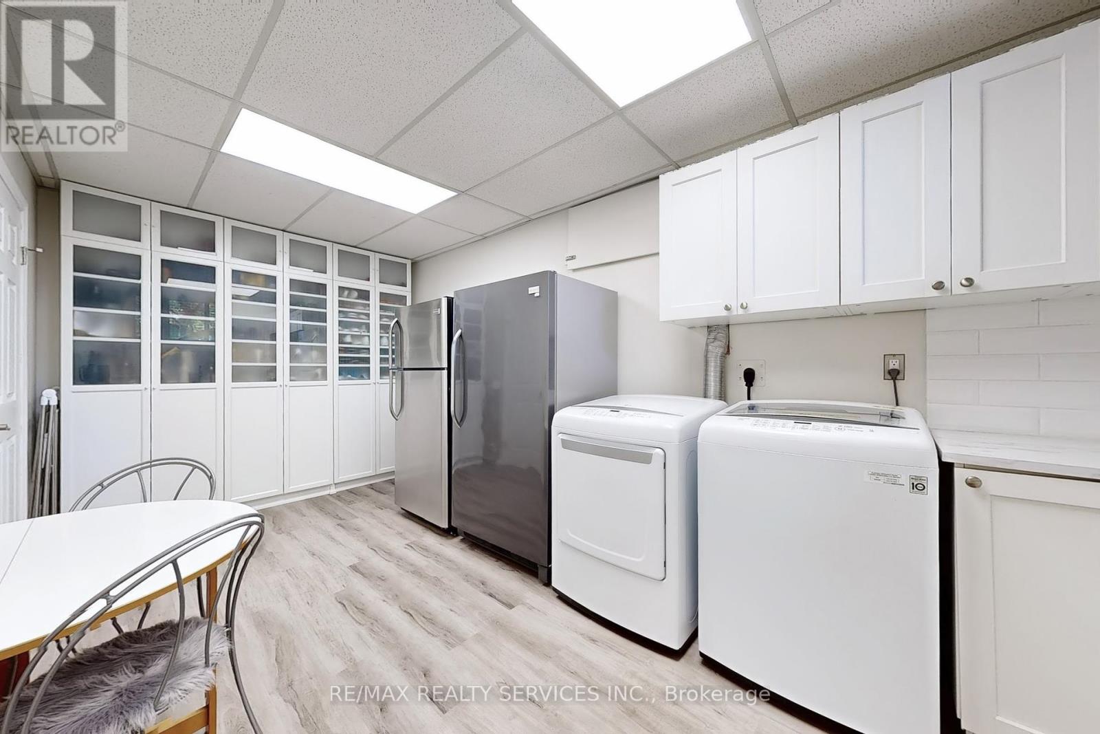 Photo 37 of 48 2200 Glenwood School Drive, Burlington ON