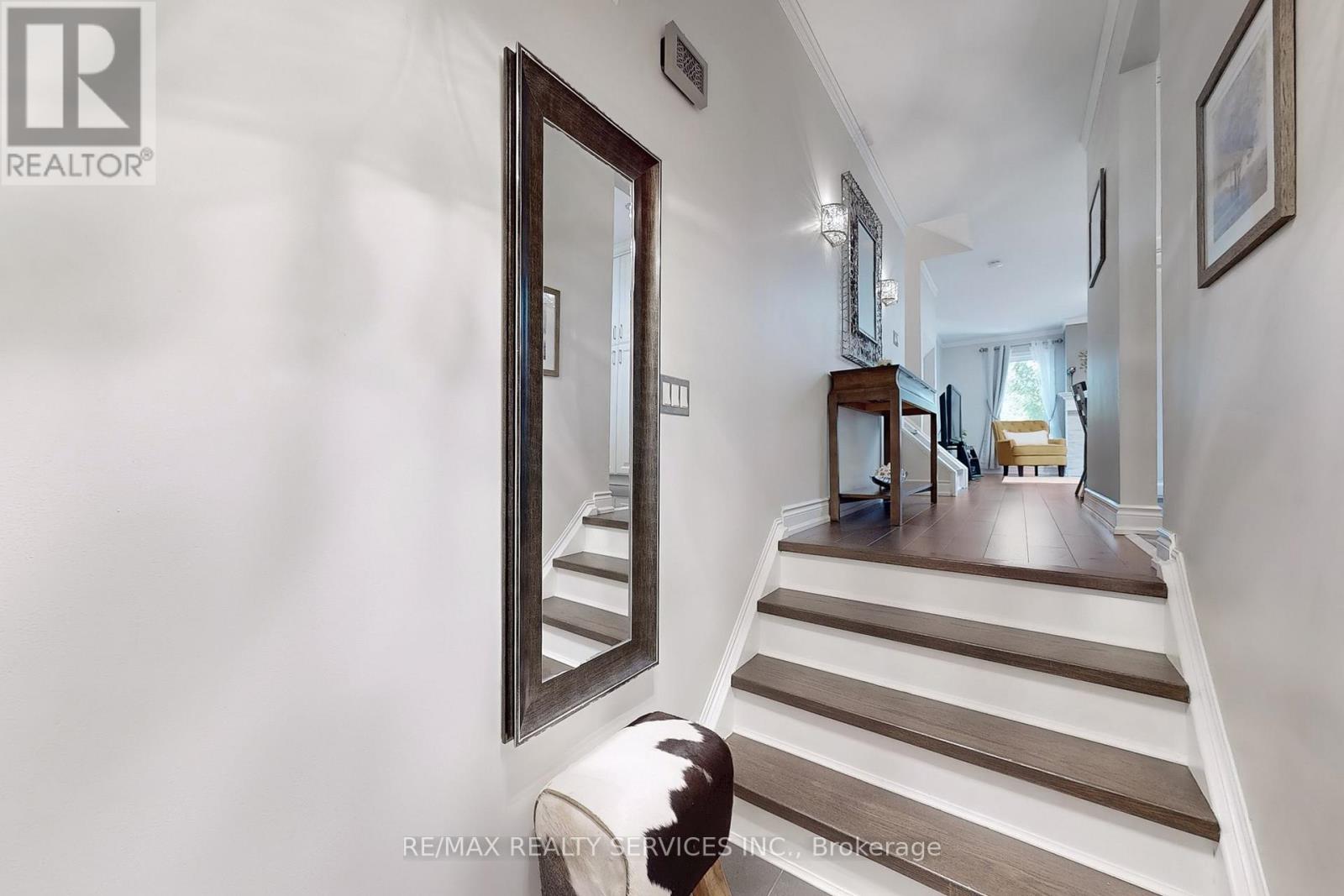 Photo 4 of 48 2200 Glenwood School Drive, Burlington ON