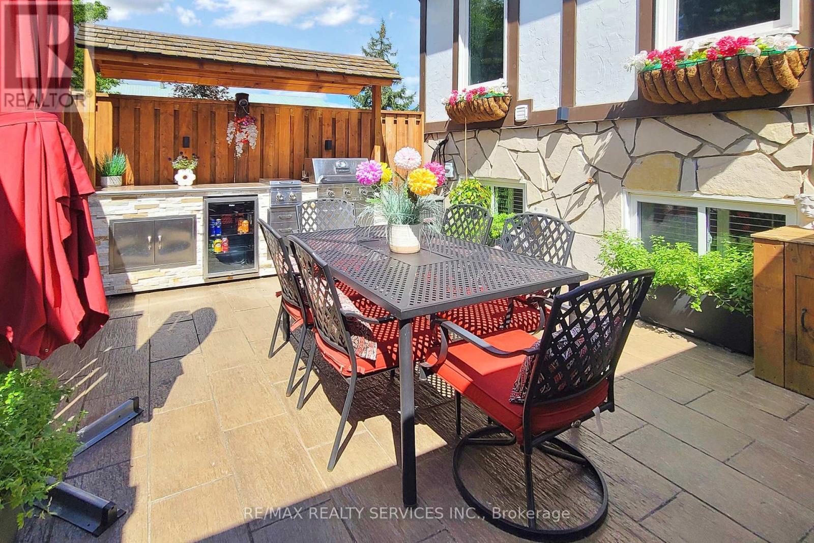 Photo 40 of 48 2200 Glenwood School Drive, Burlington ON