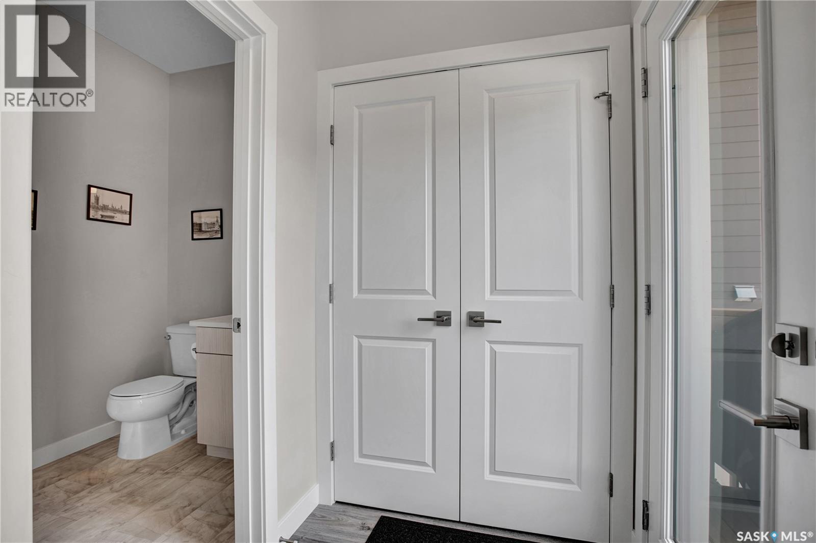 Photo 10 of 562 Stilling Way, Saskatoon SK