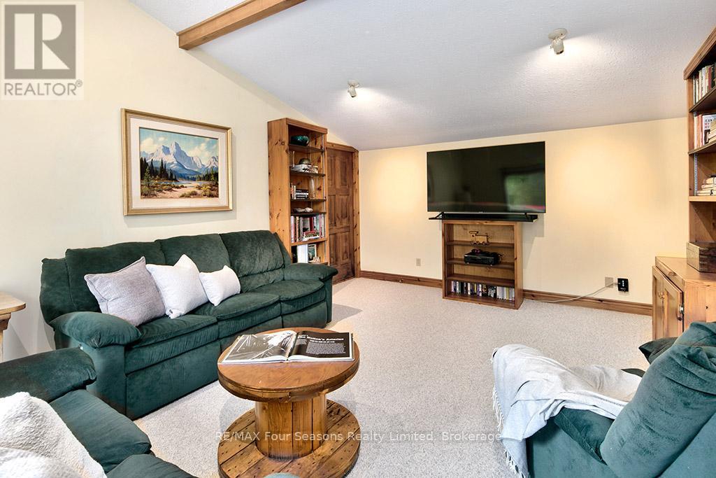 Photo 15 of 148 Northmount Crescent, Blue Mountains ON