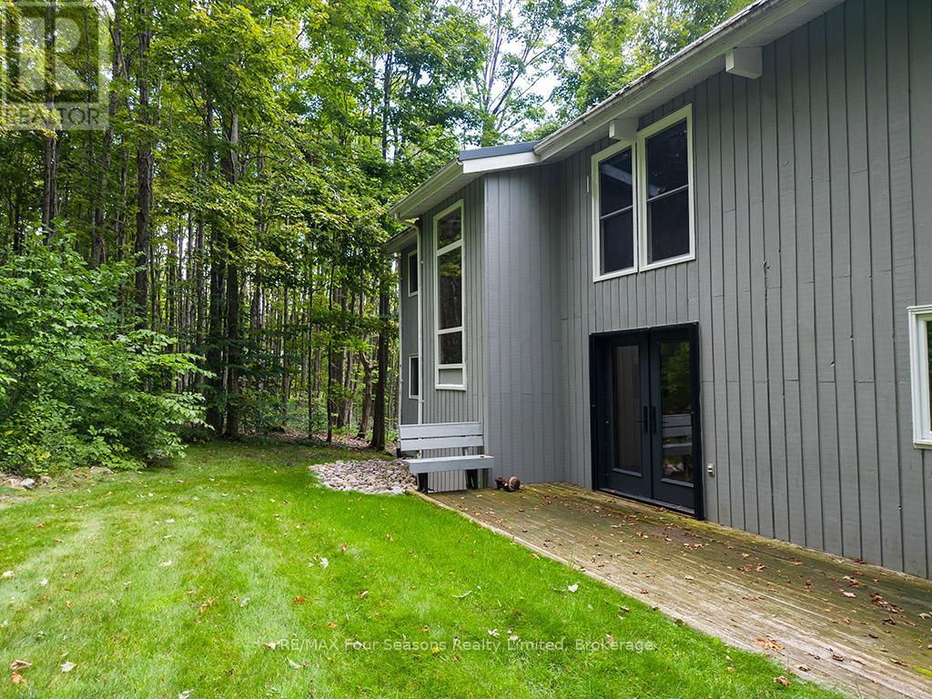 Photo 20 of 148 Northmount Crescent, Blue Mountains ON