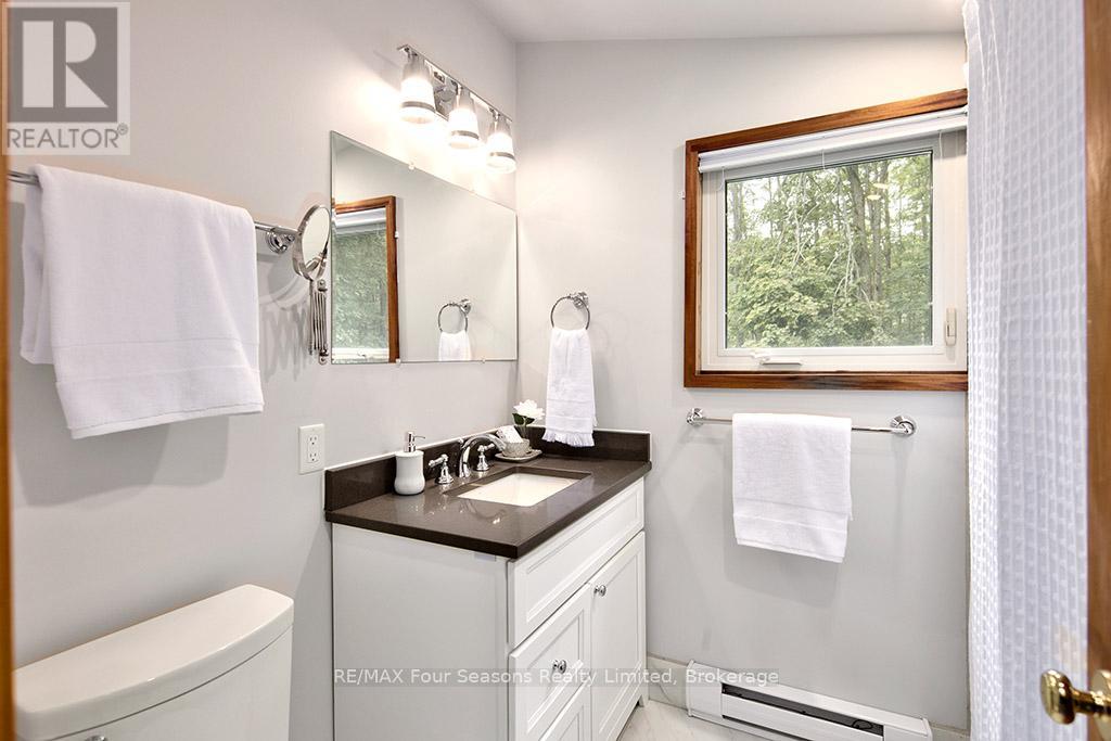 Photo 29 of 148 Northmount Crescent, Blue Mountains ON