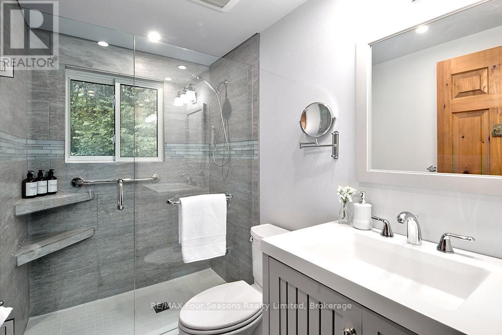 Photo 26 of 148 Northmount Crescent, Blue Mountains ON