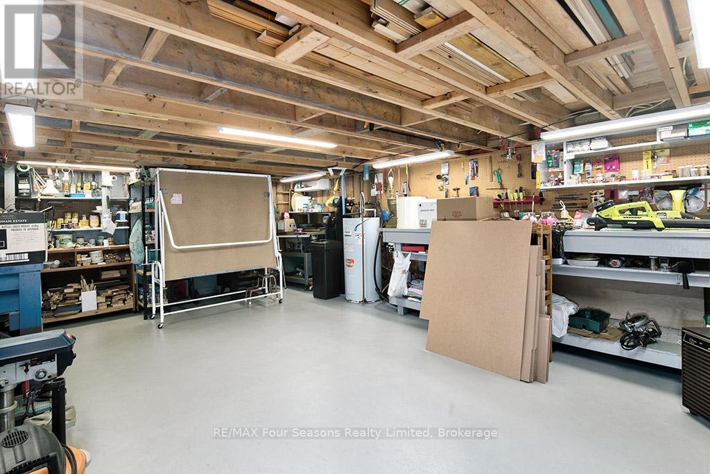 Photo 35 of 148 Northmount Crescent, Blue Mountains ON