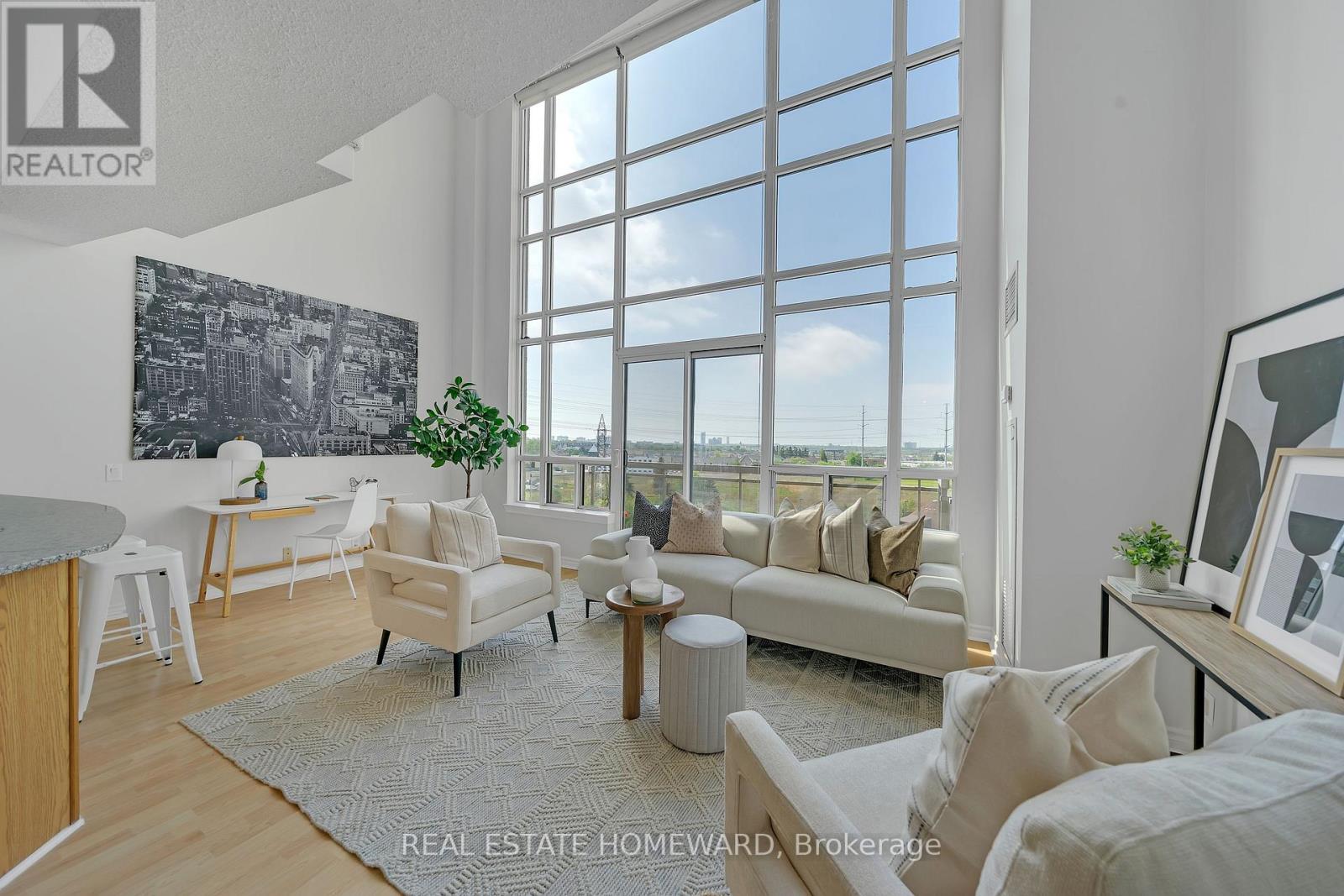 Photo 1 of 812 1720 Eglinton Avenue E, Toronto ON