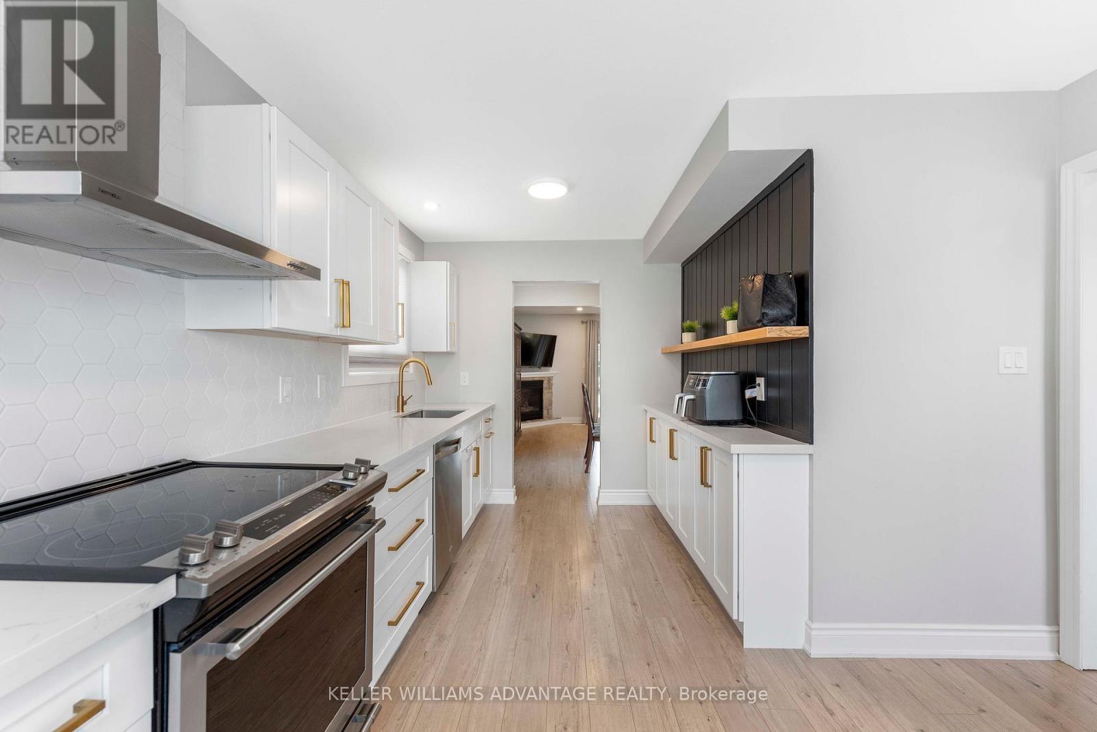 Photo 12 of 17 Loscombe Drive, Clarington ON