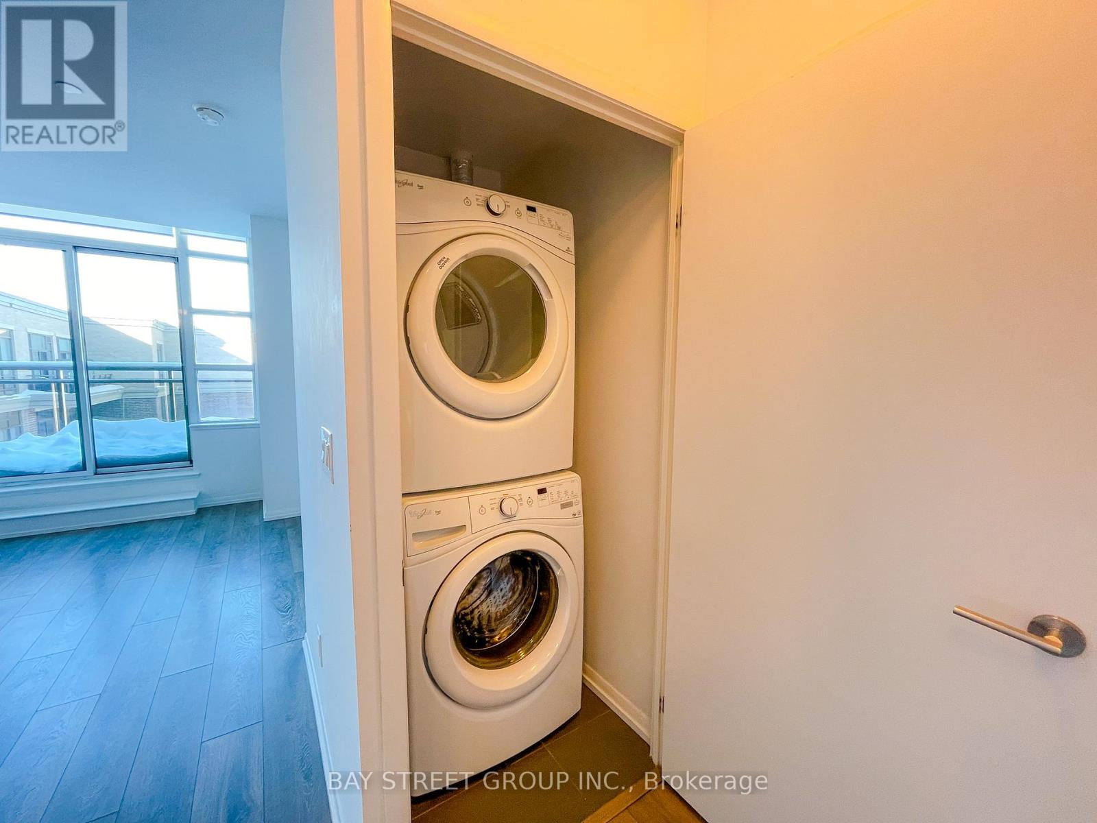 Photo 7 of 702 540 Bur Oak Avenue, Markham ON