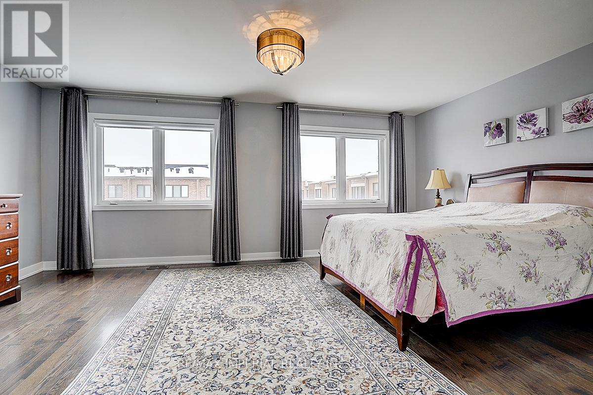 Photo 27 of 100 Dariole Drive, Richmond Hill ON