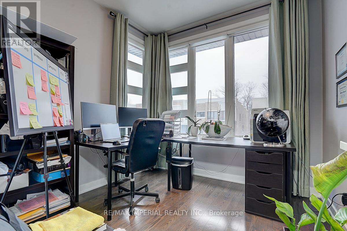 Photo 36 of 100 Dariole Drive, Richmond Hill ON