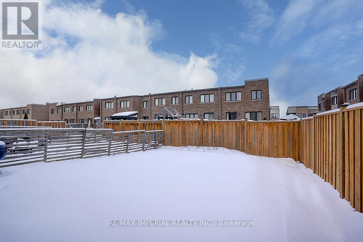Photo 39 of 100 Dariole Drive, Richmond Hill ON