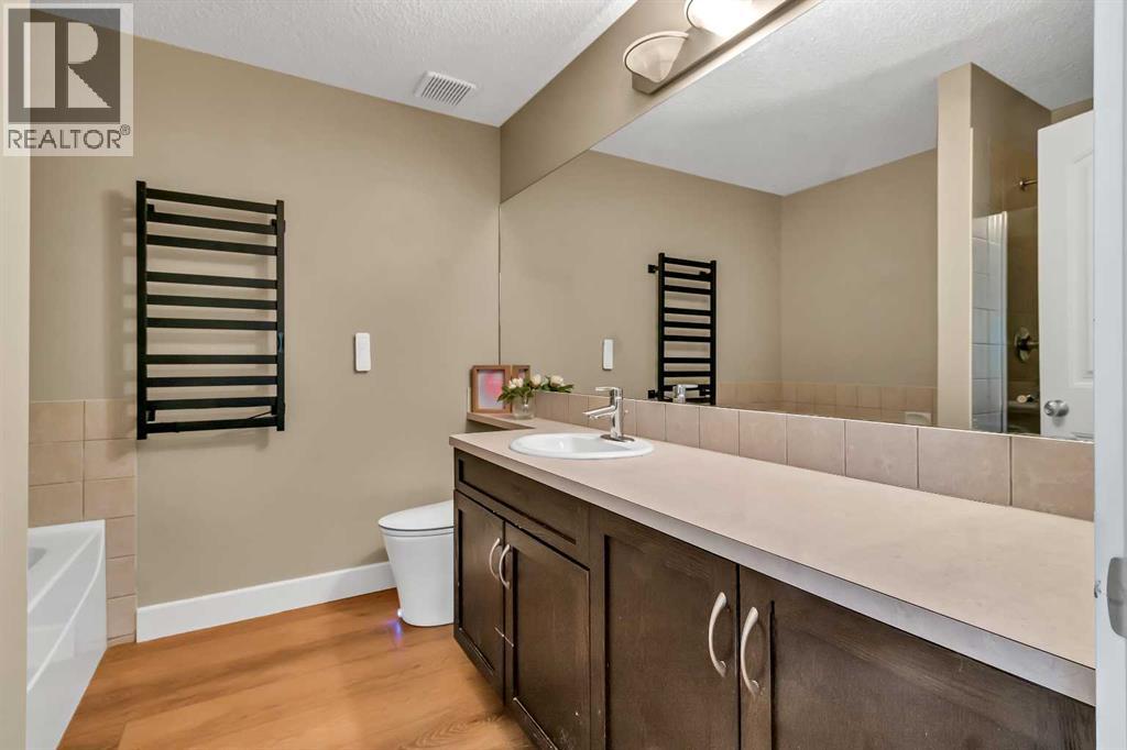 Photo 18 of 8 218 Village Terrace Sw, Calgary AB