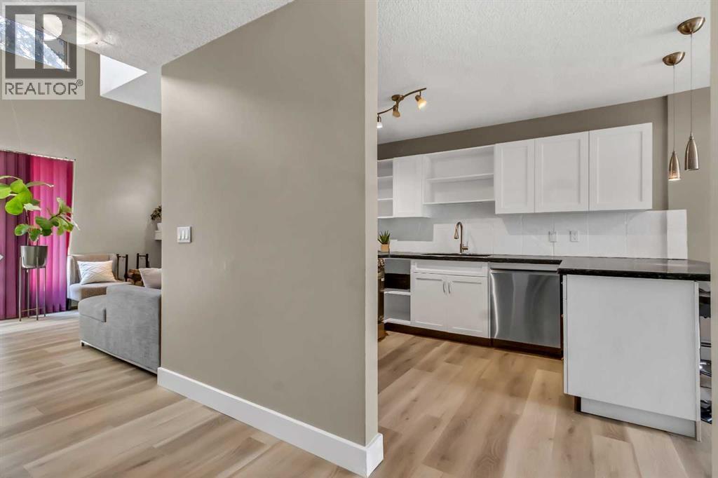 Photo 2 of 8 218 Village Terrace Sw, Calgary AB