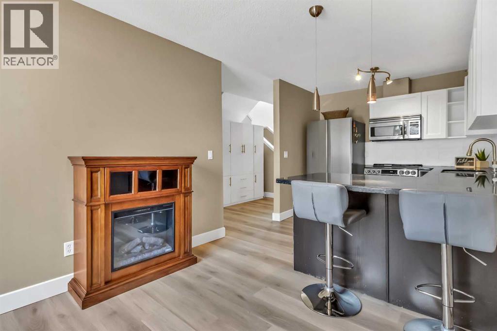 Photo 8 of 8 218 Village Terrace Sw, Calgary AB