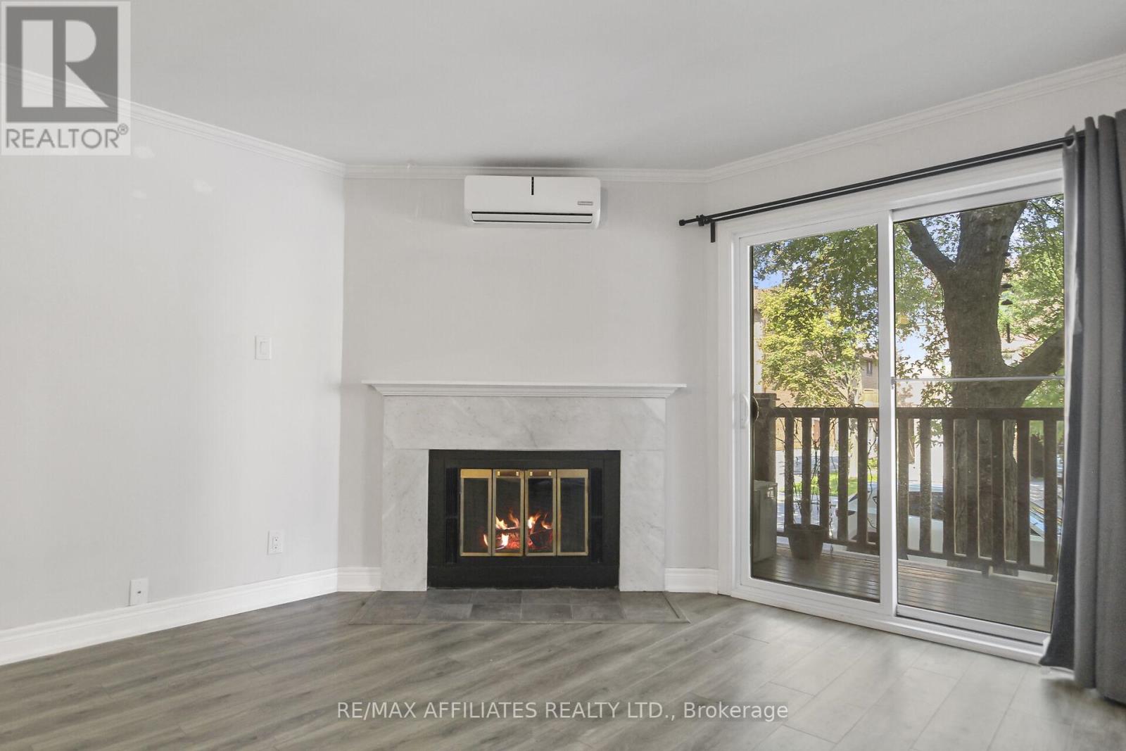 Photo 14 of 1 160 Bruyere Street, Ottawa ON
