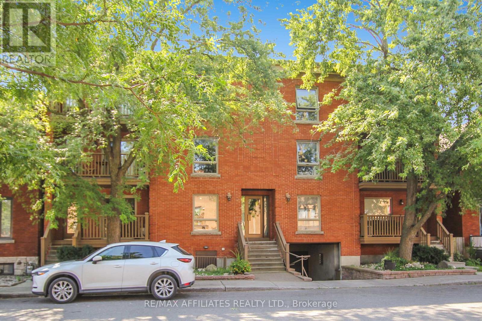 Photo 6 of 1 160 Bruyere Street, Ottawa ON