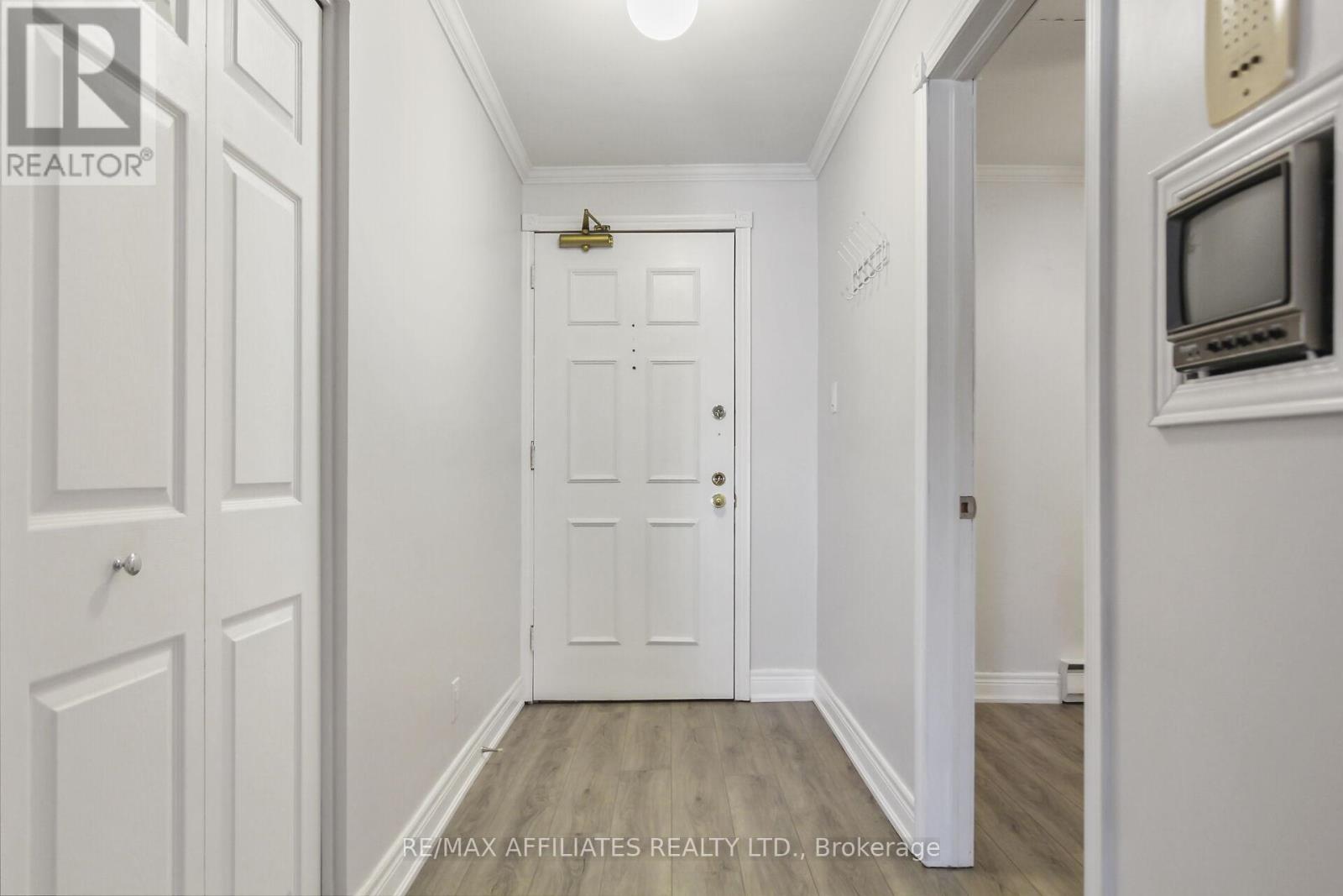 Photo 9 of 1 160 Bruyere Street, Ottawa ON
