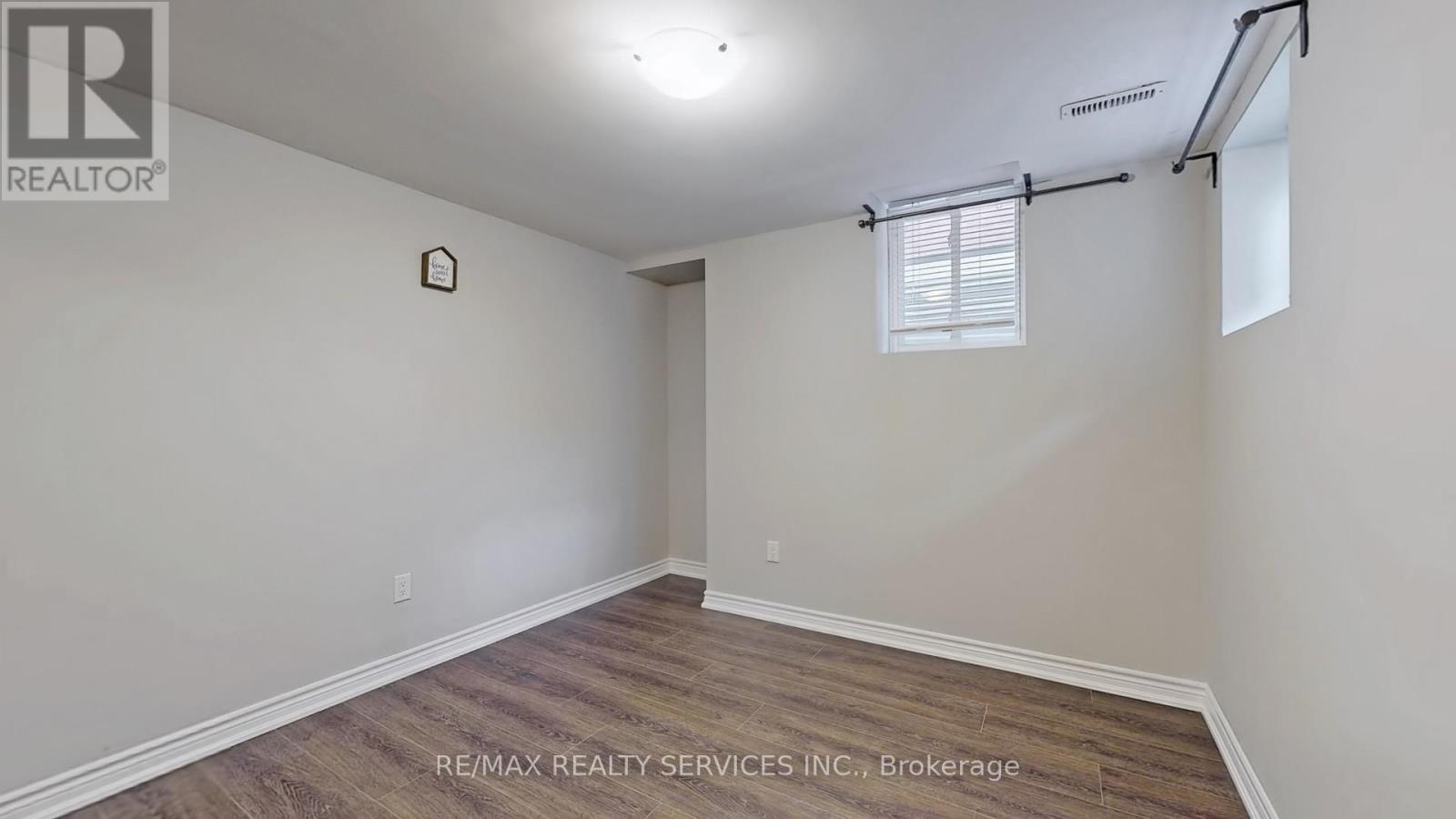 Photo 5 of Lower 87 Sprucelands Avenue, Brampton ON