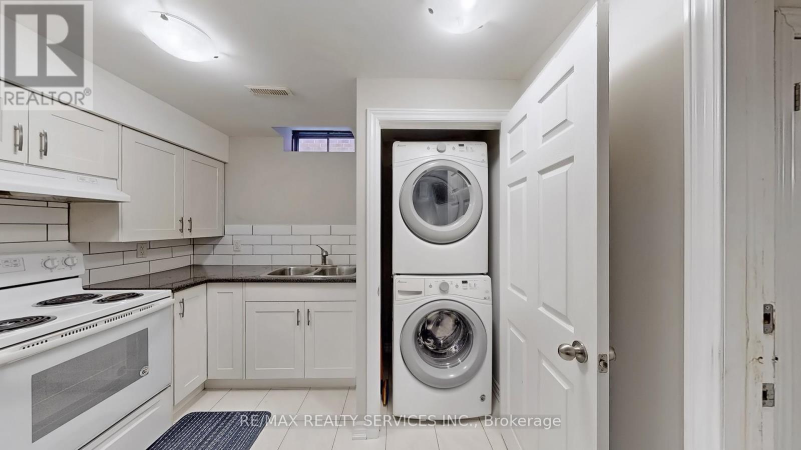 Photo 9 of Lower 87 Sprucelands Avenue, Brampton ON