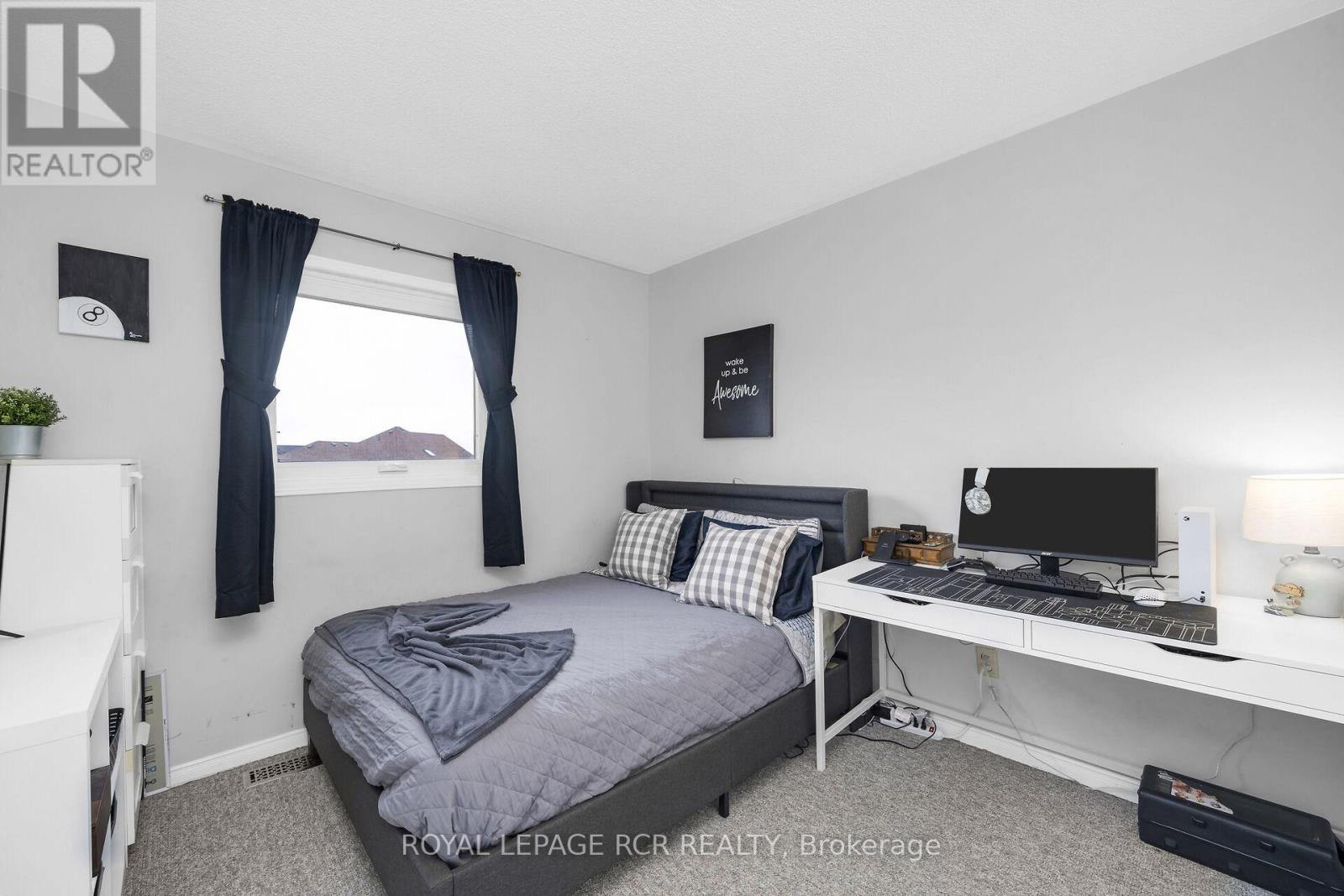 Photo 16 of 120 Howard Crescent, Orangeville ON
