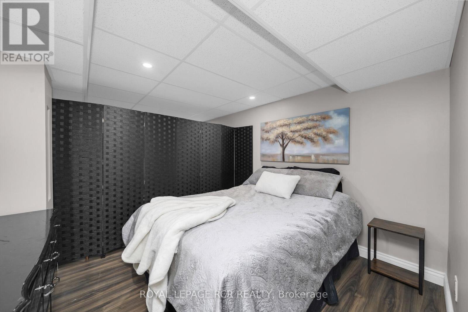 Photo 22 of 120 Howard Crescent, Orangeville ON