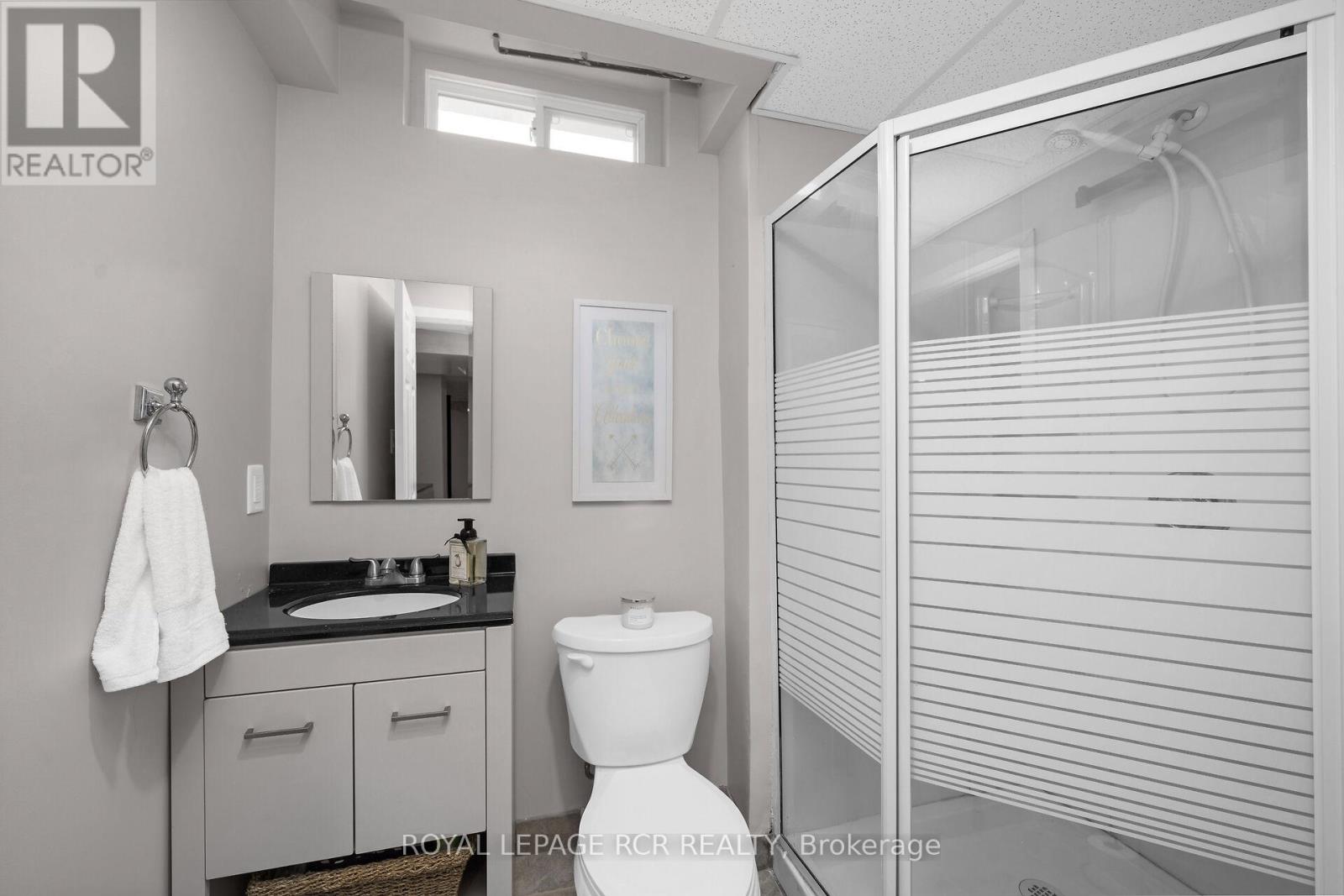 Photo 23 of 120 Howard Crescent, Orangeville ON