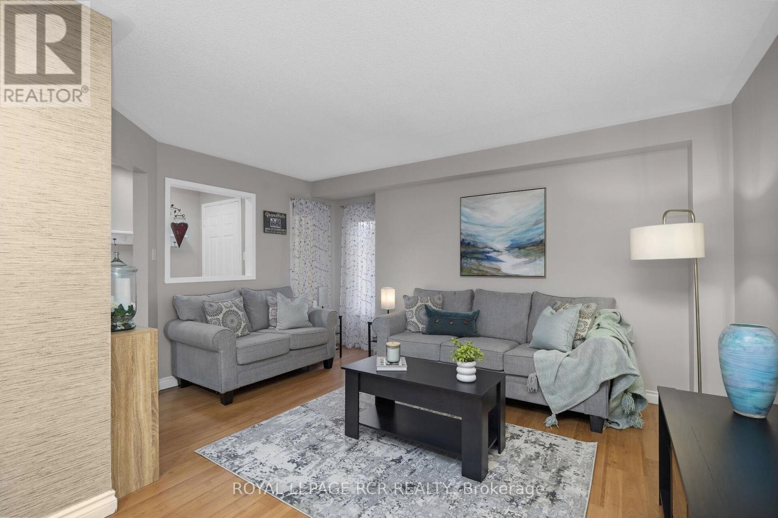 Photo 5 of 120 Howard Crescent, Orangeville ON