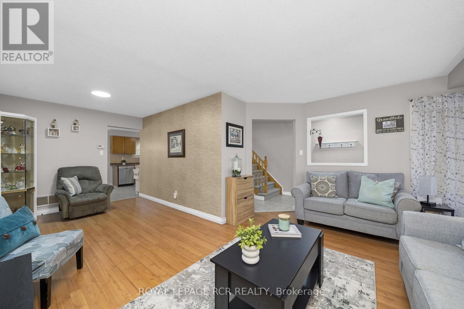 Photo 6 of 120 Howard Crescent, Orangeville ON