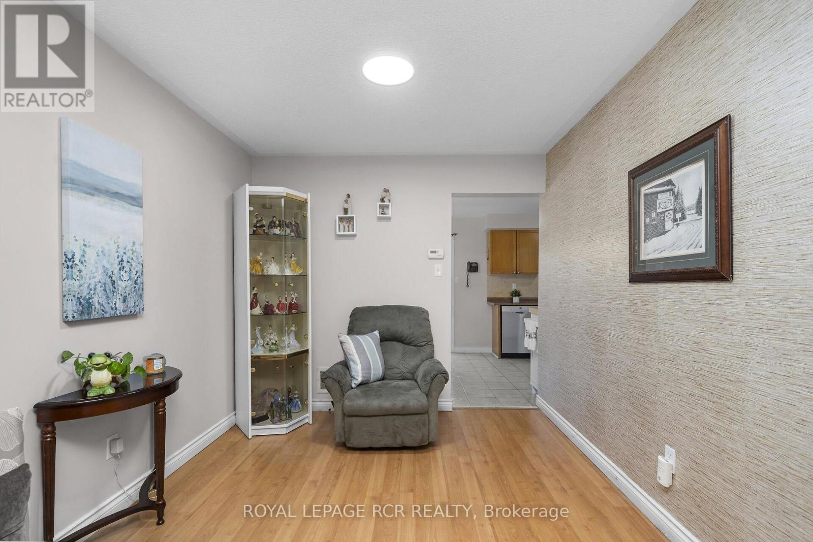 Photo 7 of 120 Howard Crescent, Orangeville ON