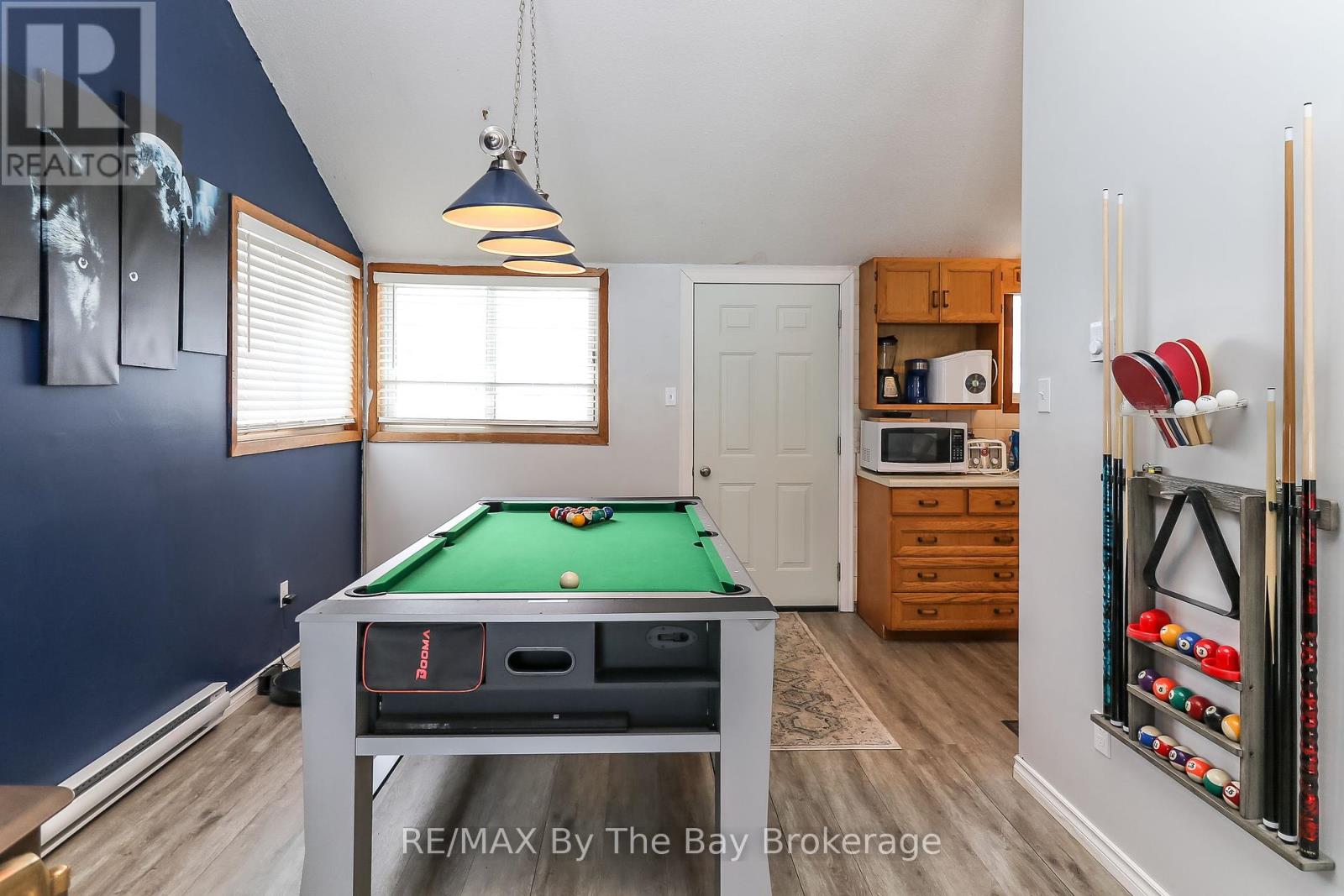 Photo 12 of 84 32nd Street N, Wasaga Beach ON