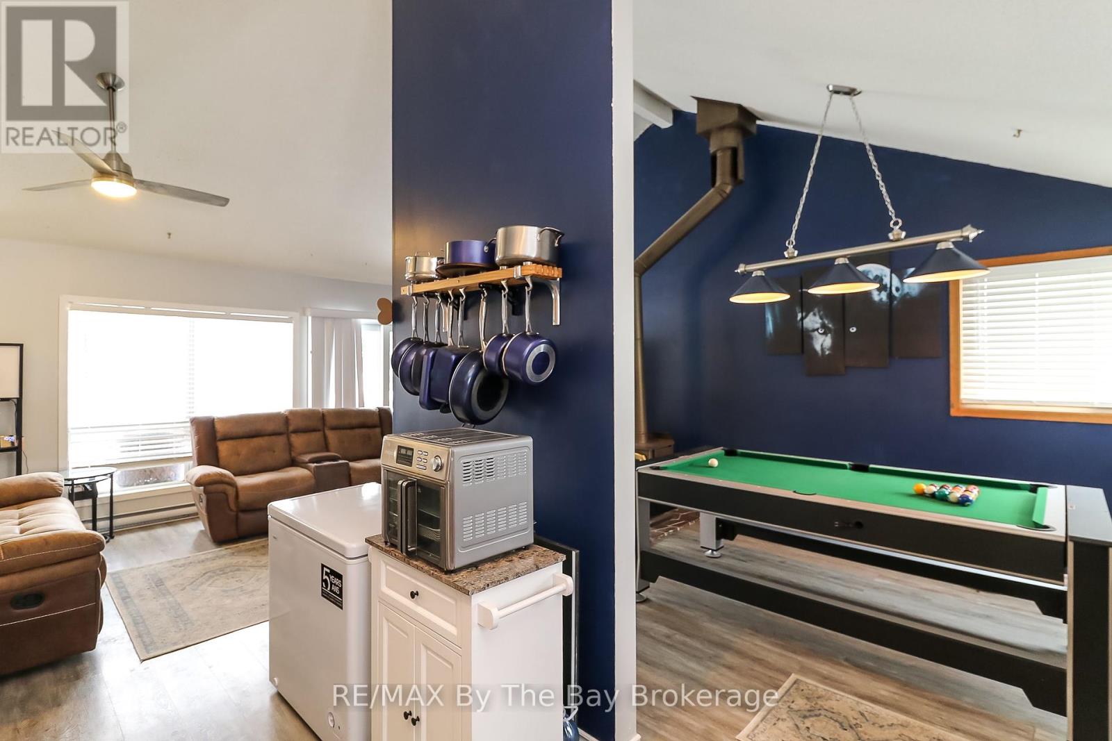 Photo 17 of 84 32nd Street N, Wasaga Beach ON