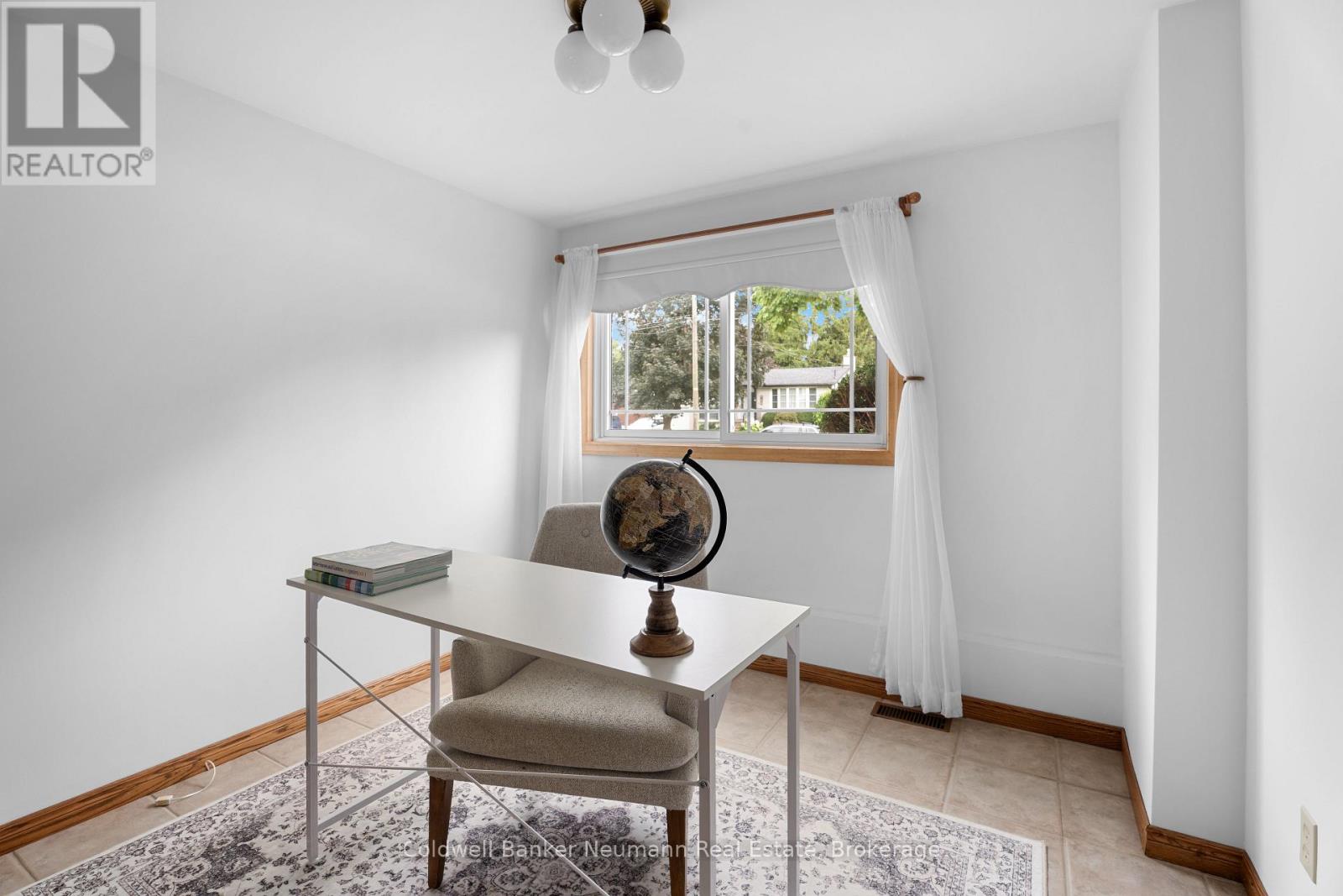 Photo 29 of 54 Glenburnie Drive, Guelph ON