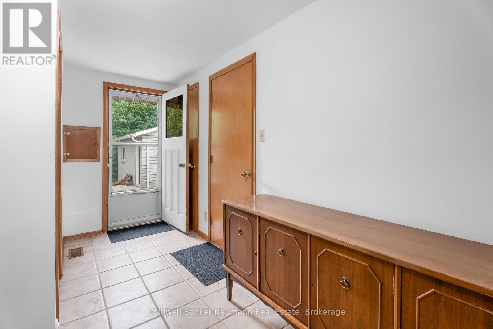 Photo 30 of 54 Glenburnie Drive, Guelph ON