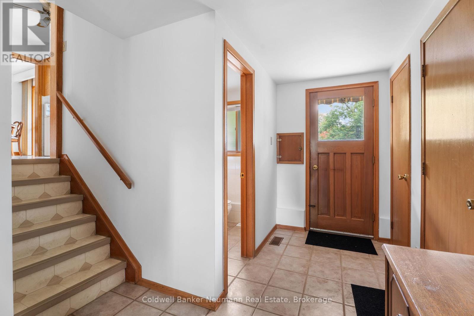 Photo 31 of 54 Glenburnie Drive, Guelph ON