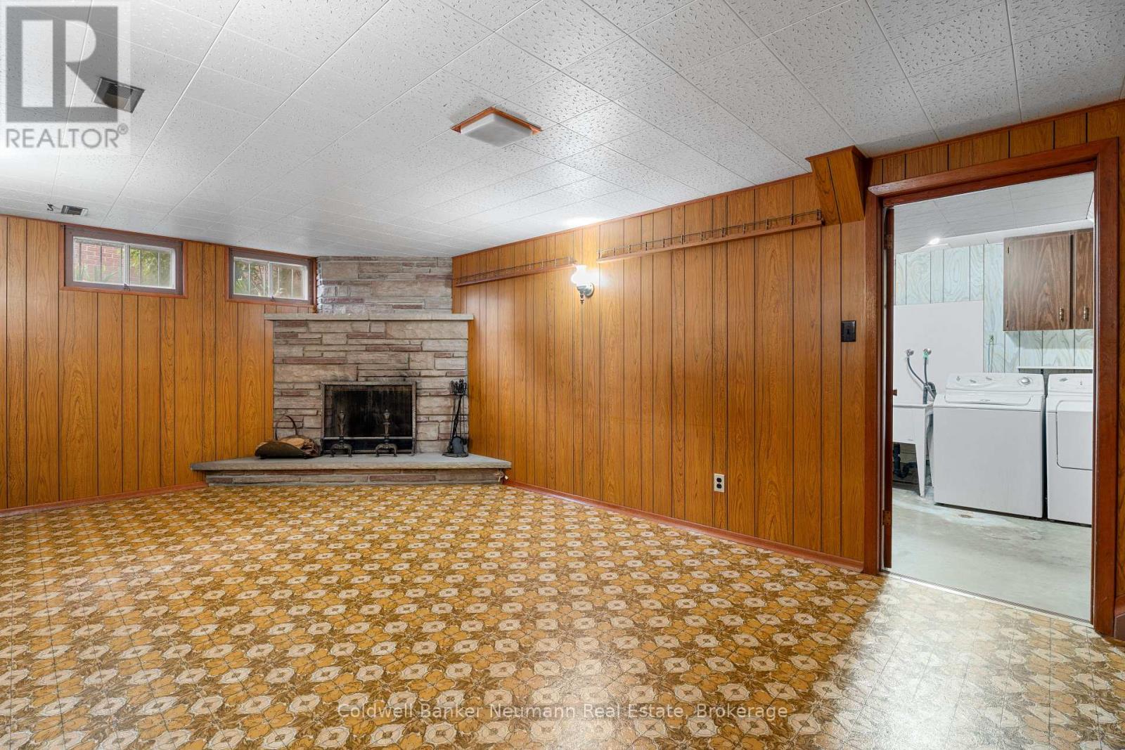 Photo 34 of 54 Glenburnie Drive, Guelph ON