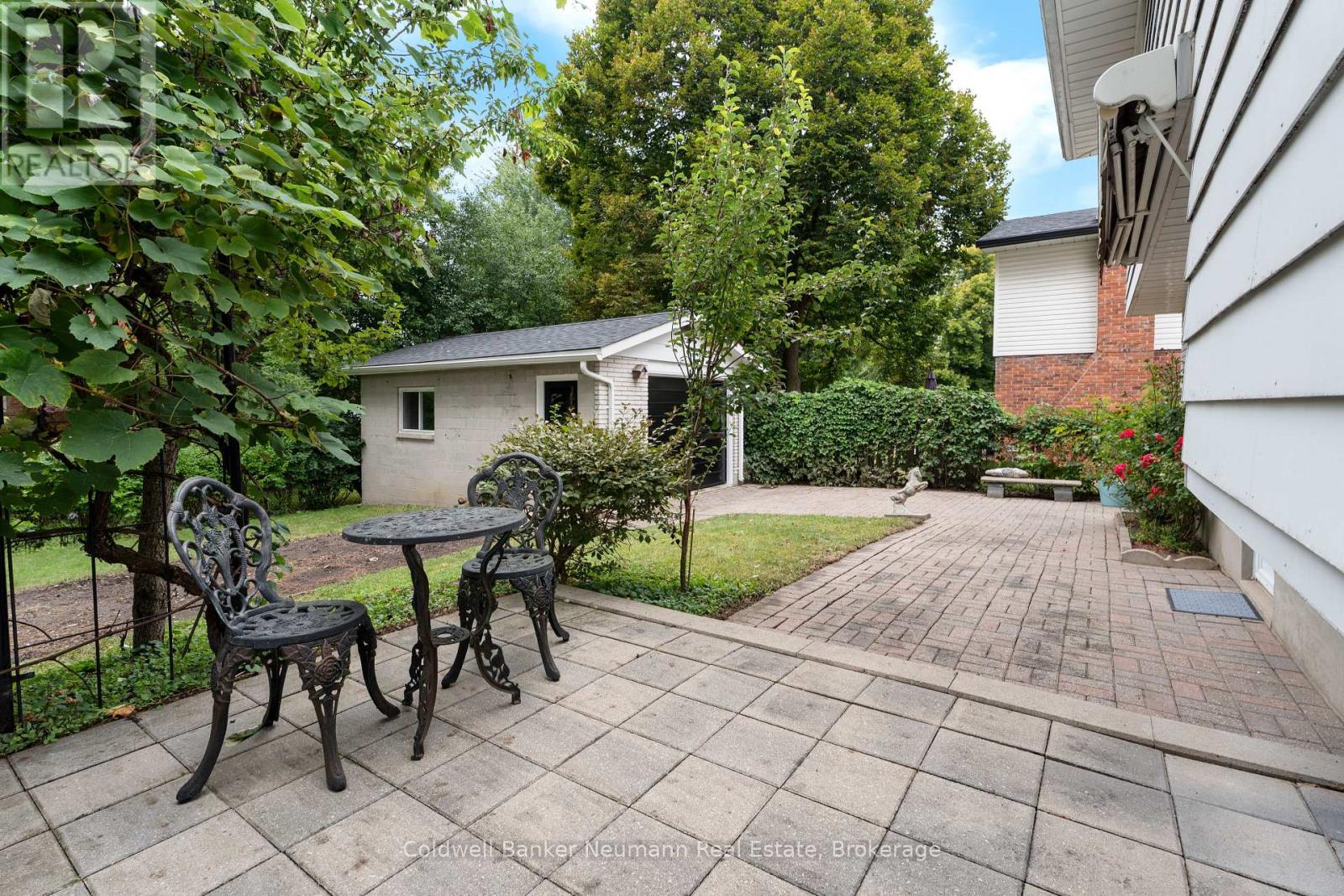 Photo 36 of 54 Glenburnie Drive, Guelph ON