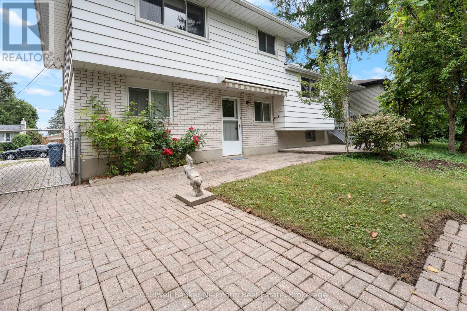 Photo 37 of 54 Glenburnie Drive, Guelph ON