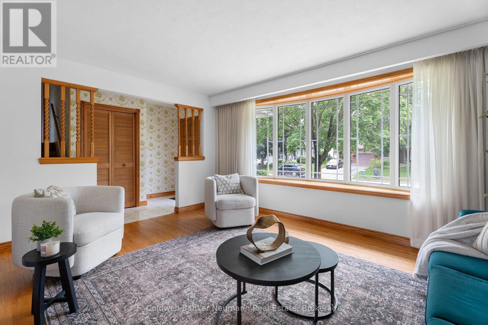 Photo 6 of 54 Glenburnie Drive, Guelph ON