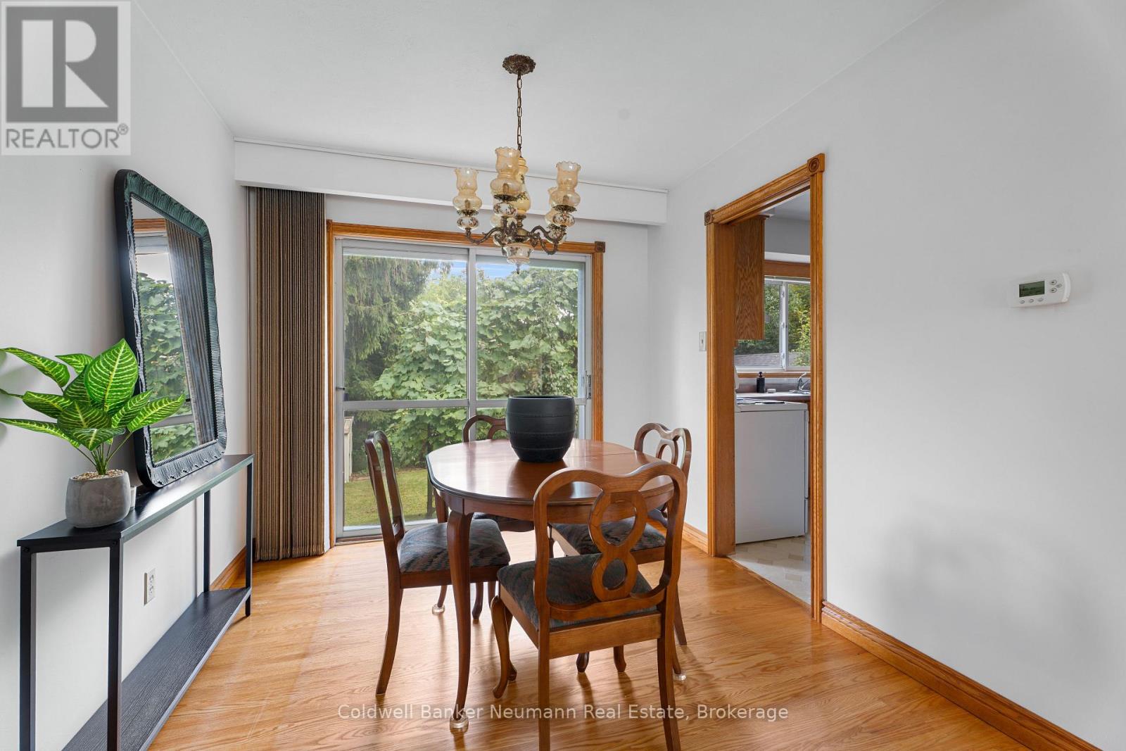 Photo 7 of 54 Glenburnie Drive, Guelph ON