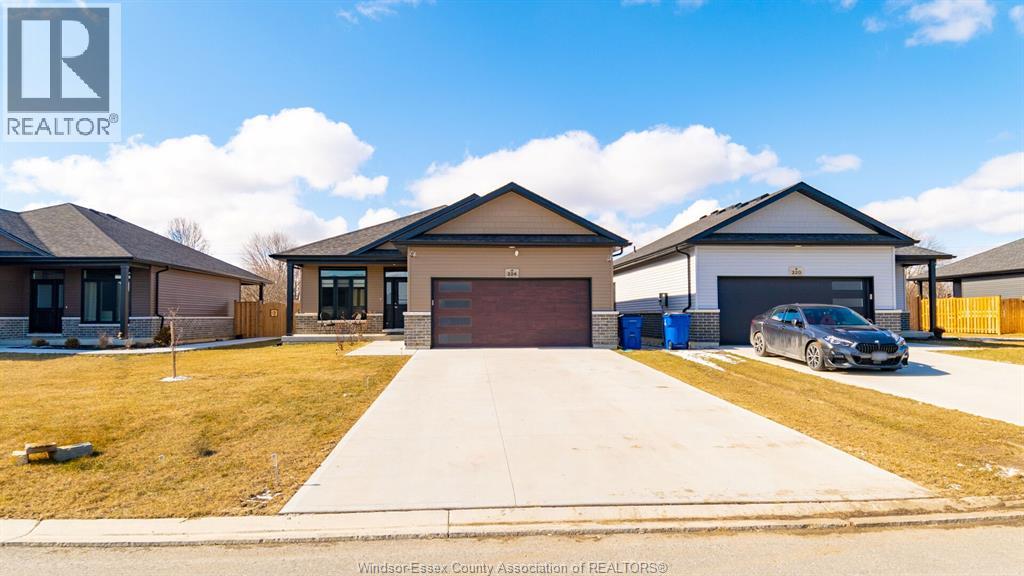 Photo 3 of 224 Moonstone Crescent, Chatham ON
