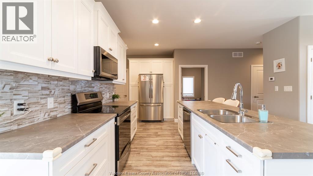 Photo 11 of 224 Moonstone Crescent, Chatham ON