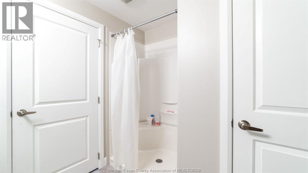 Photo 40 of 224 Moonstone Crescent, Chatham ON