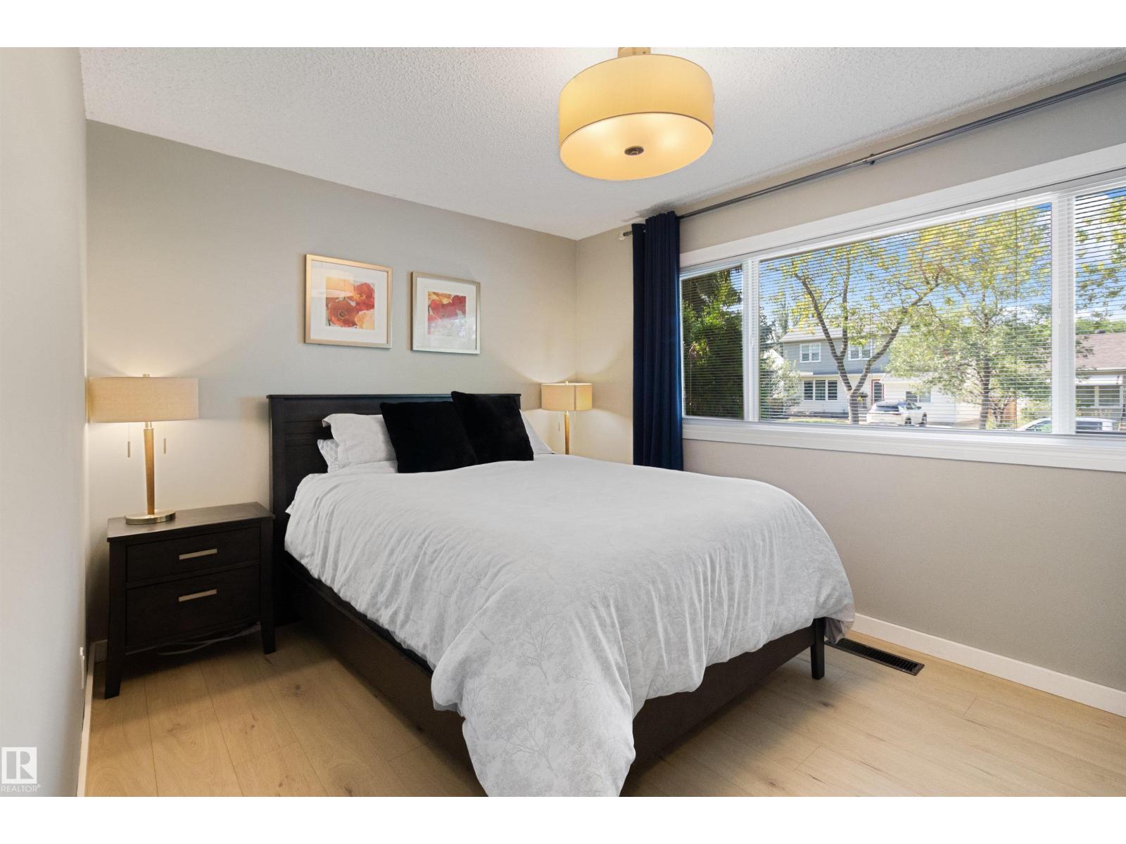Photo 15 of 8631 76 St Nw, Edmonton AB