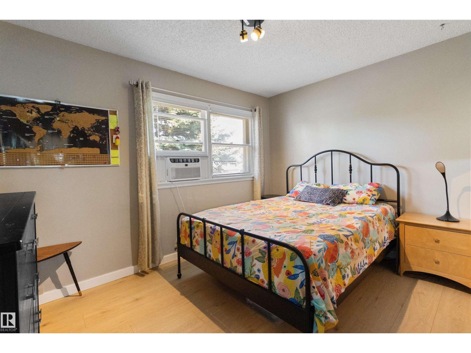 Photo 17 of 8631 76 St Nw, Edmonton AB