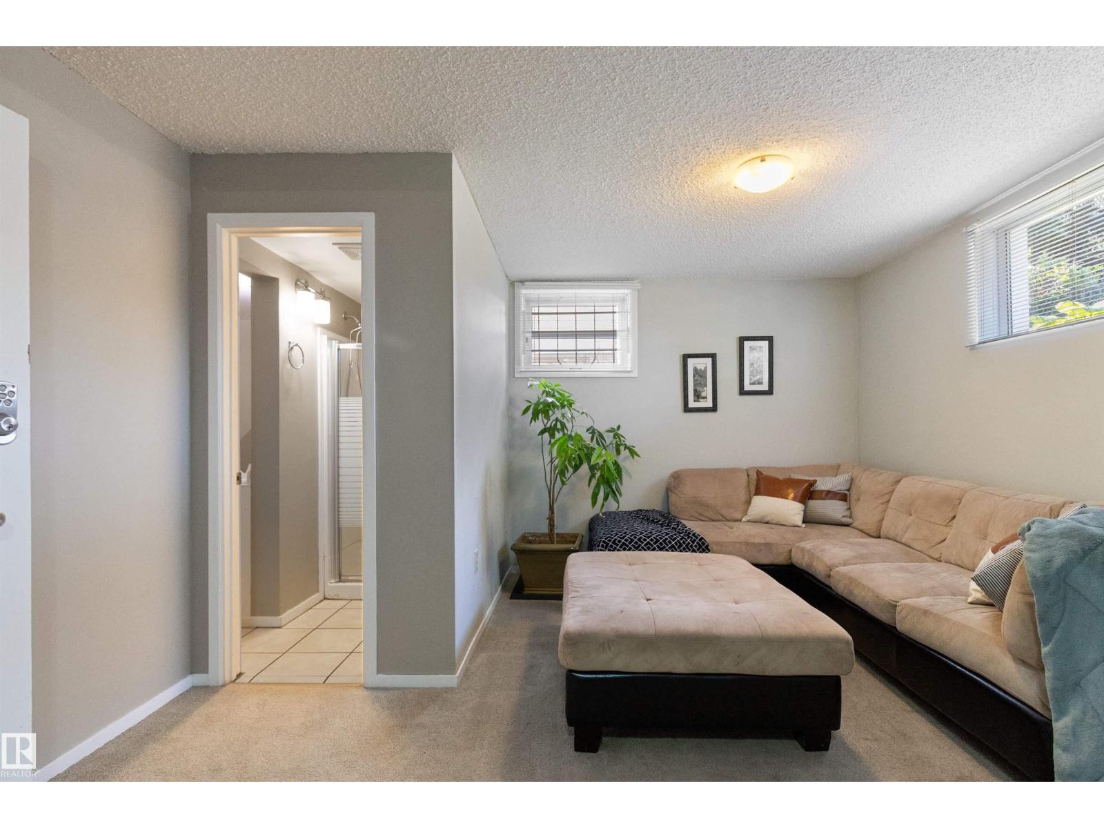 Photo 20 of 8631 76 St Nw, Edmonton AB