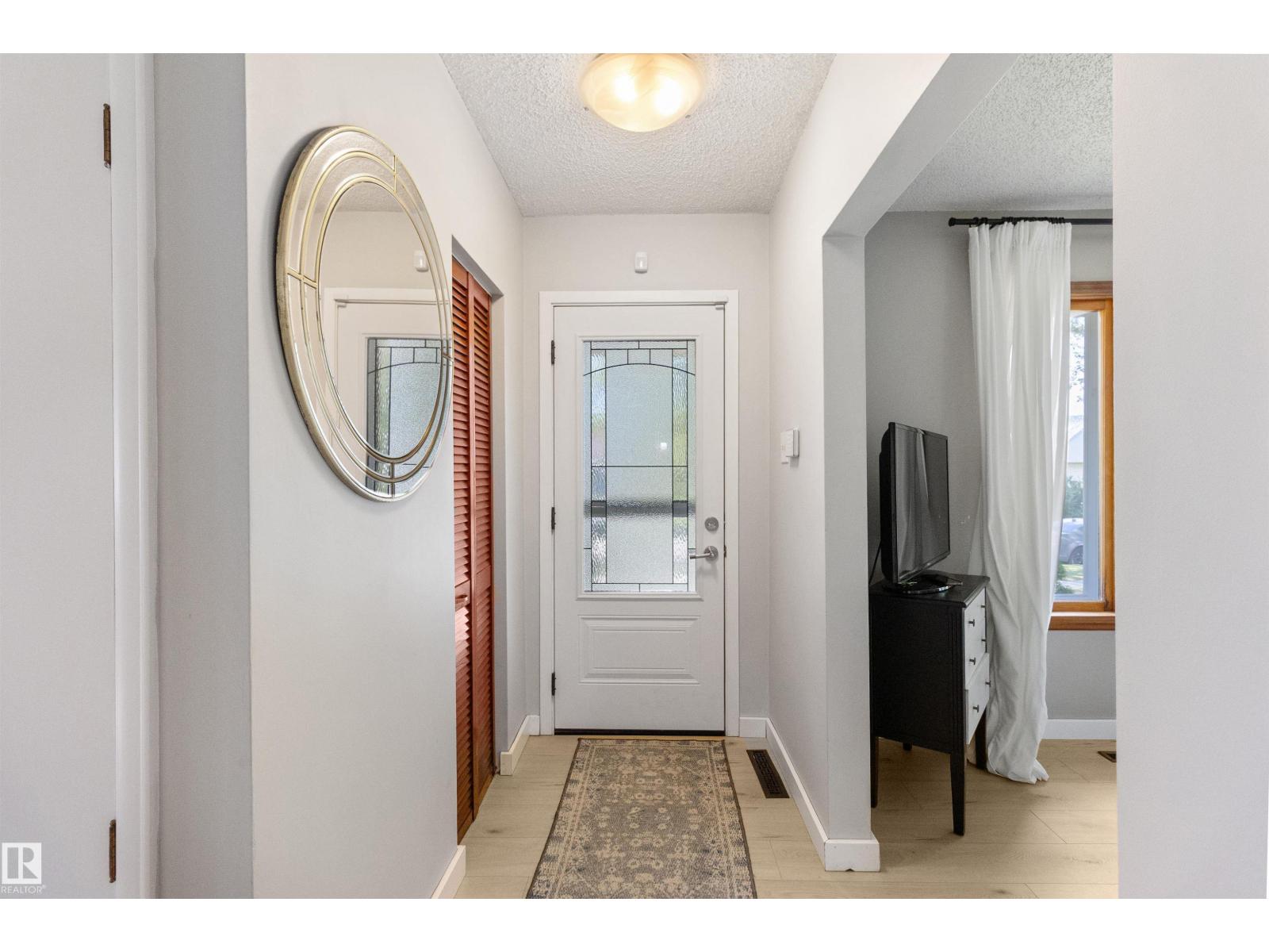 Photo 3 of 8631 76 St Nw, Edmonton AB